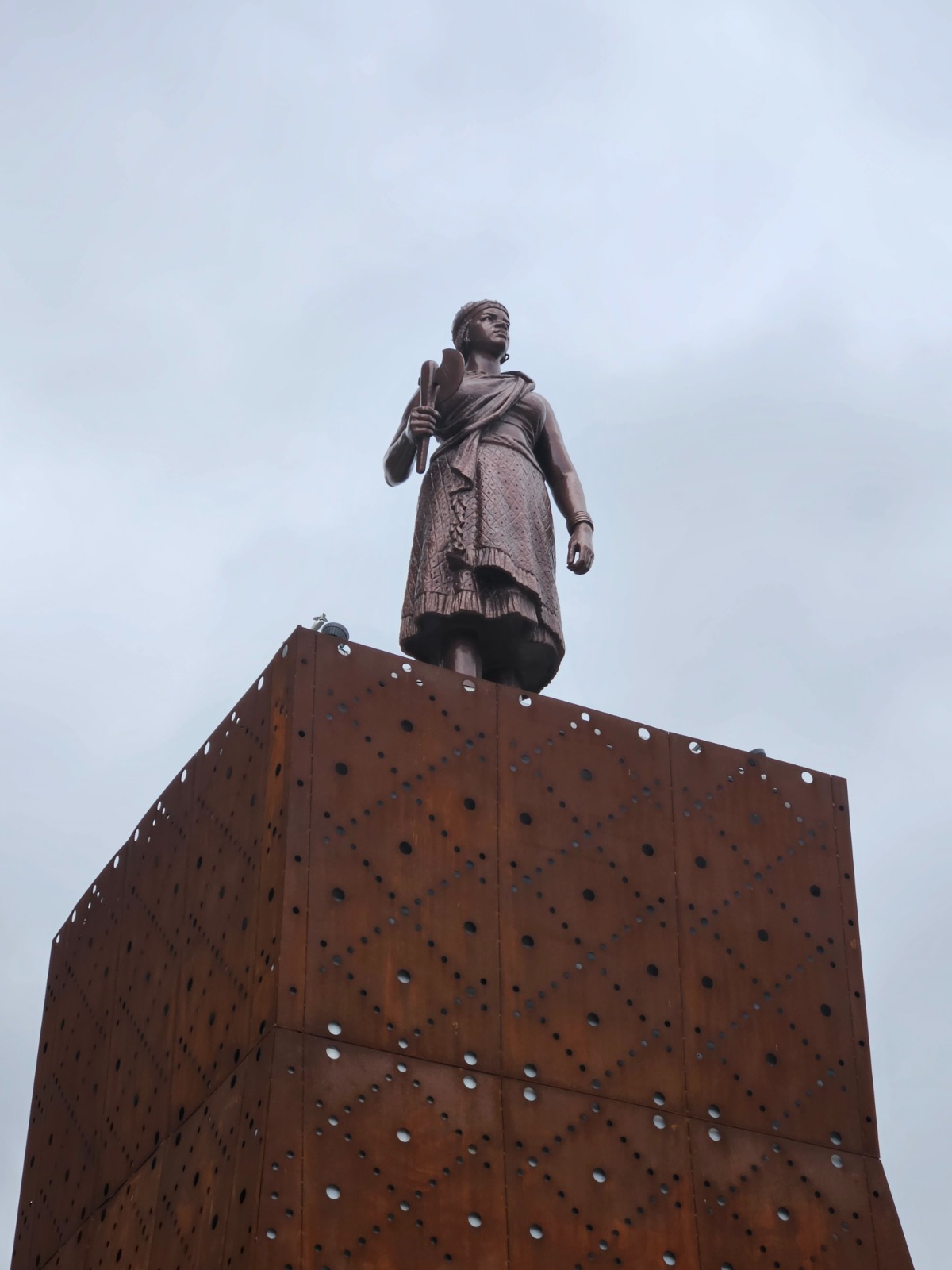 Rainha Njinga statue in Largo do Kinaxixi, Luanda