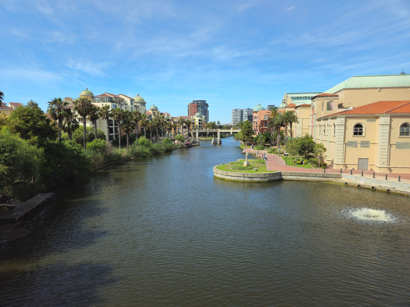 Canal Walk and Century City in Cape Town