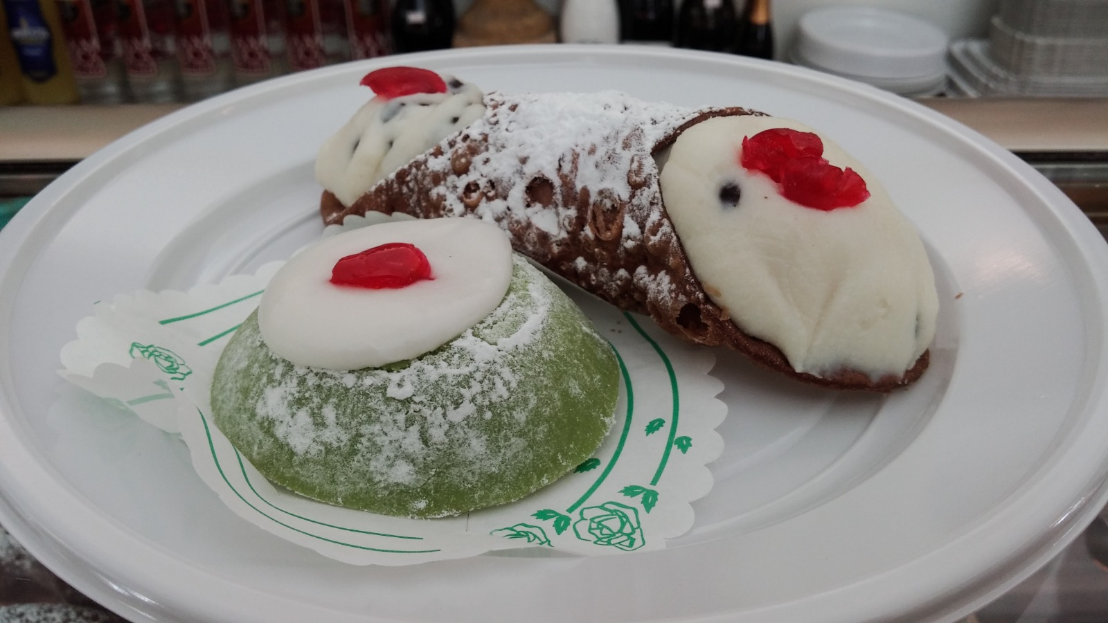 Cannolo and Cassatina Siciliana