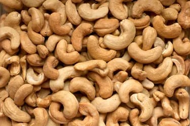 Rich in protein, healthy fats, and antioxidants, cashews offer a variety of noteworthy health benefits. They're also a modest source of protein.